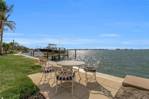 House in Sarasota, Florida 4 bedrooms, 506.32 sq.m. № 2155803 - photo 19