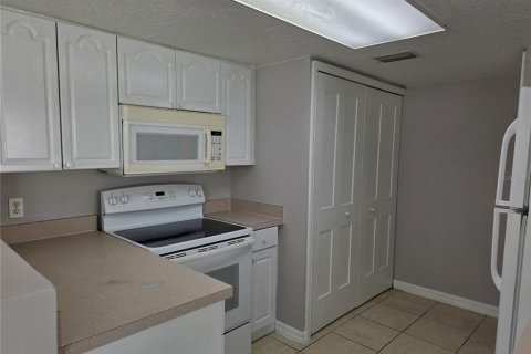 Adosado en alquiler en Davenport, Florida, 3 dormitorios, 163.88 m2 № 2116793 - foto 2