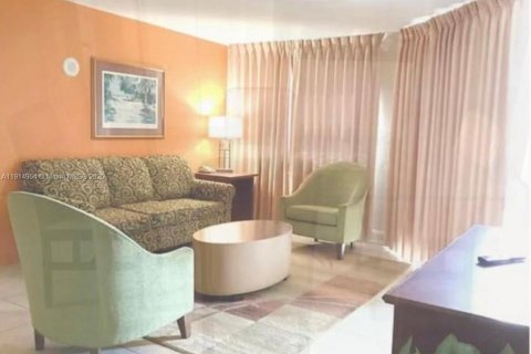 Condominio en alquiler en Weston, Florida, 1 dormitorio, 78.97 m2 № 1970183 - foto 1