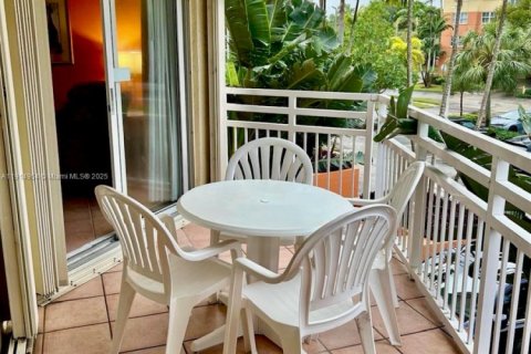 Condominio en alquiler en Weston, Florida, 1 dormitorio, 78.97 m2 № 1970183 - foto 3