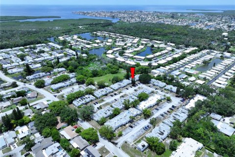 Condo in New Port Richey, Florida, 2 bedrooms № 2197229