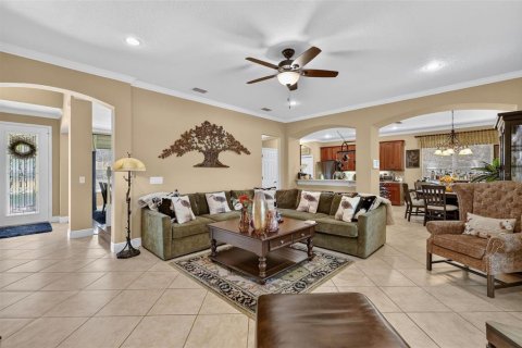 House in Mount Dora, Florida 5 bedrooms, 411.09 sq.m. № 2157801 - photo 18