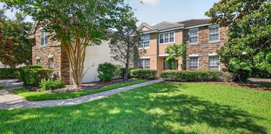 House in Mount Dora, Florida 5 bedrooms, 411.09 sq.m. № 2157801