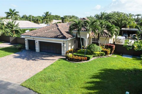 House in Homestead, Florida 4 bedrooms, 226.4 sq.m. № 1830447 - photo 2