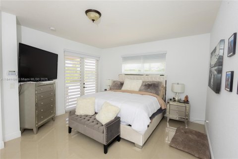 House in Homestead, Florida 4 bedrooms, 226.4 sq.m. № 1830447 - photo 21