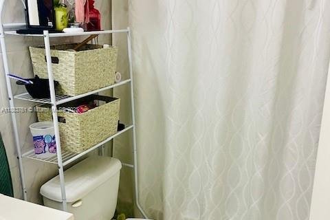 Condo in Hialeah, Florida, 2 bedrooms  № 1930174 - photo 7