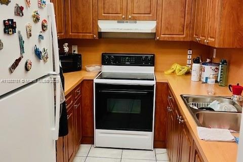 Condo in Hialeah, Florida, 2 bedrooms  № 1930174 - photo 2