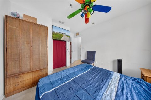 Duplex in Cape Coral, Florida 6 bedrooms, 206.06 sq.m. № 2316781 - photo 22