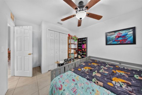 Duplex in Cape Coral, Florida 6 bedrooms, 206.06 sq.m. № 2316781 - photo 24
