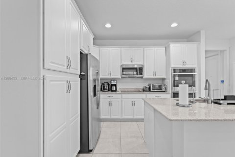 Touwnhouse à vendre à Boca Raton, Floride: 4 chambres, 230.96 m2 № 2068552 - photo 13