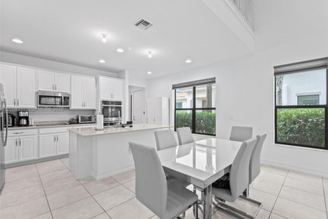 Touwnhouse à vendre à Boca Raton, Floride: 4 chambres, 230.96 m2 № 2068552 - photo 14