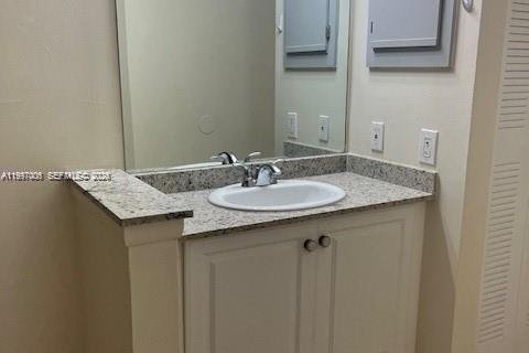 Снять в аренду квартиру в Санрайз, Флорида 2 спальни, 95.13м2, № 2058852 - фото 6