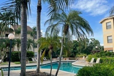 Снять в аренду квартиру в Санрайз, Флорида 2 спальни, 95.13м2, № 2058852 - фото 12