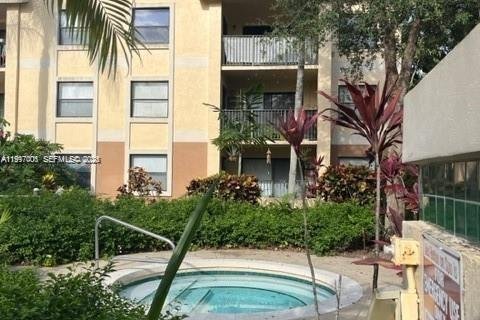 Снять в аренду квартиру в Санрайз, Флорида 2 спальни, 95.13м2, № 2058852 - фото 13