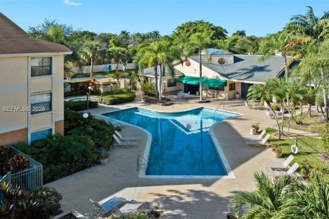 Снять в аренду квартиру в Санрайз, Флорида 2 спальни, 95.13м2, № 2058852 - фото 10