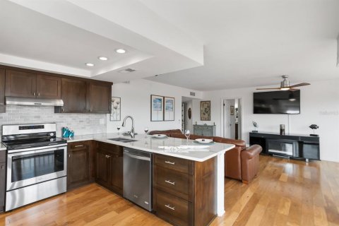 Condominio en alquiler en Saint Petersburg, Florida, 2 dormitorios, 97.55 m2 № 1886243 - foto 11