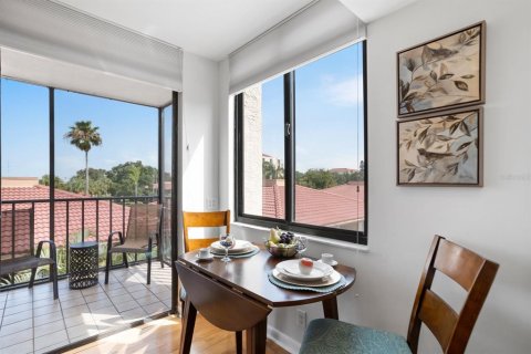 Condominio en alquiler en Saint Petersburg, Florida, 2 dormitorios, 97.55 m2 № 1886243 - foto 6