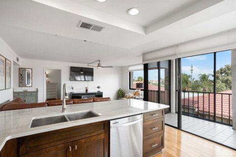Condominio en alquiler en Saint Petersburg, Florida, 2 dormitorios, 97.55 m2 № 1886243 - foto 12