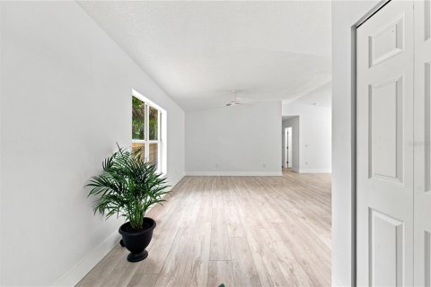 Купить виллу или дом в Тампа, Флорида 7 комнат, 120.77м2, № 2149559 - фото 4