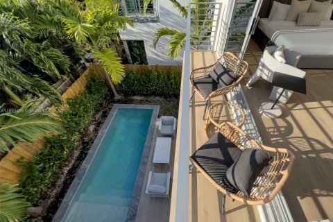 Touwnhouse à louer à Miami, Floride: 4 chambres, 256.13 m2 № 1945684 - photo 18