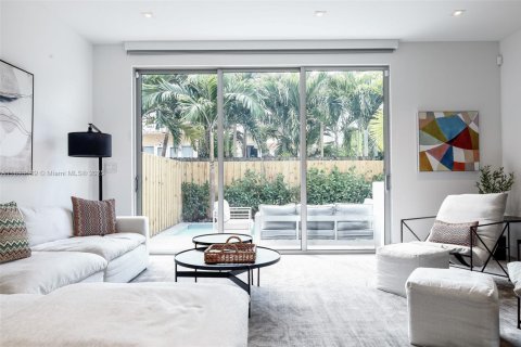 Touwnhouse à louer à Miami, Floride: 4 chambres, 256.13 m2 № 1945684 - photo 4