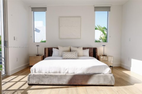 Touwnhouse à louer à Miami, Floride: 4 chambres, 256.13 m2 № 1945684 - photo 14