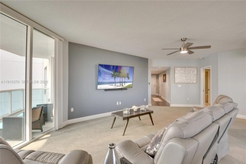 Condominio en alquiler en South Daytona, Florida, 3 dormitorios, 193.14 m2 № 2055755 - foto 4