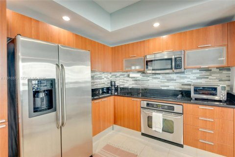 Condominio en alquiler en South Daytona, Florida, 3 dormitorios, 193.14 m2 № 2055755 - foto 9