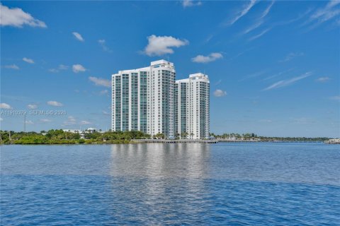 Condominio en alquiler en South Daytona, Florida, 3 dormitorios, 193.14 m2 № 2055755 - foto 28