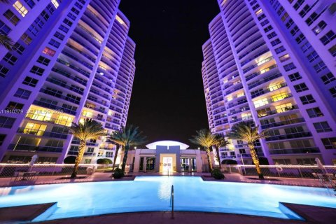 Condominio en South Daytona, Florida, 3 dormitorios  № 2055755