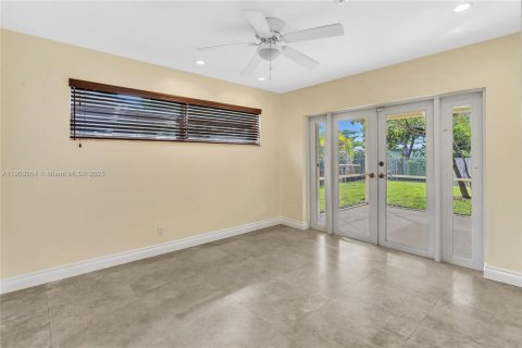 Villa ou maison à louer à Hollywood, Floride: 4 chambres, 159.51 m2 № 1965537 - photo 22