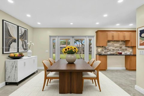 Villa ou maison à louer à Hollywood, Floride: 4 chambres, 159.51 m2 № 1965537 - photo 18