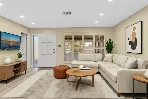 Villa ou maison à louer à Hollywood, Floride: 4 chambres, 159.51 m2 № 1965537 - photo 3