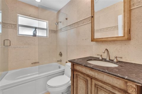 Villa ou maison à louer à Hollywood, Floride: 4 chambres, 159.51 m2 № 1965537 - photo 26