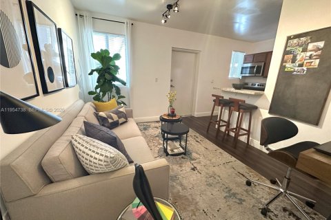 Casa en alquiler en Miami, Florida, 1 dormitorio, 51.1 m2 № 2009259 - foto 2