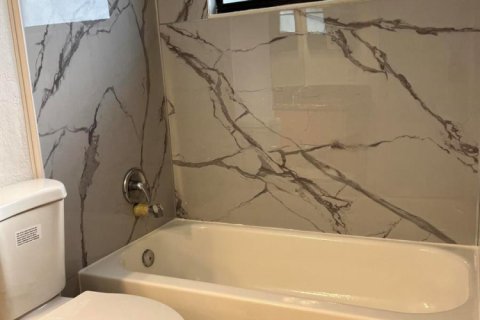Купить кондоминиум в Уэст-Палм-Бич, Флорида 3 комнаты, 83.98м2, № 2085631 - фото 28