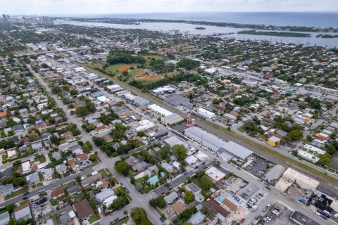 Casa en venta en West Palm Beach, Florida, 3 dormitorios, 123.93 m2 № 2175336 - foto 24