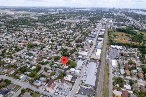 Casa en venta en West Palm Beach, Florida, 3 dormitorios, 123.93 m2 № 2175336 - foto 26