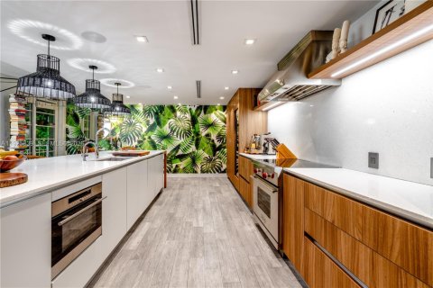 Купить кондоминиум в Майами-Бич, Флорида 3 спальни, 196.95м2, № 2053507 - фото 10