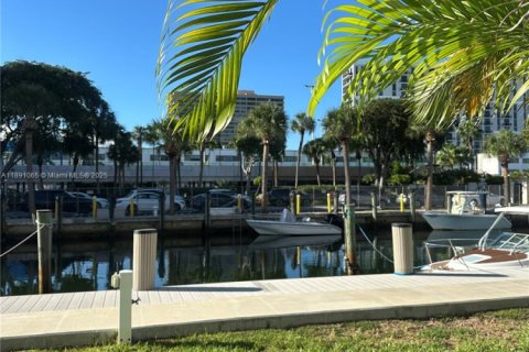 Condo à Miami, Floride, 1 chambre  № 2016574