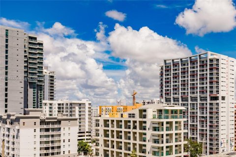 Condominio en alquiler en Miami, Florida, 2 dormitorios, 102.84 m2 № 1999807 - foto 14