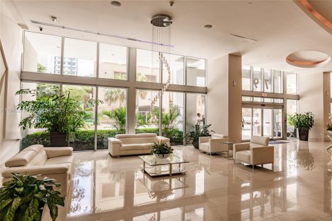 Condominio en alquiler en Miami, Florida, 2 dormitorios, 102.84 m2 № 1999807 - foto 28