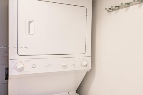 Condominio en alquiler en Miami, Florida, 2 dormitorios, 102.84 m2 № 1999807 - foto 27