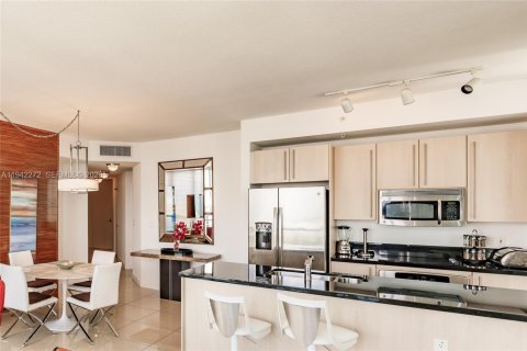 Condominio en alquiler en Miami, Florida, 2 dormitorios, 102.84 m2 № 1999807 - foto 7