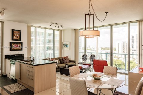 Condominio en alquiler en Miami, Florida, 2 dormitorios, 102.84 m2 № 1999807 - foto 5