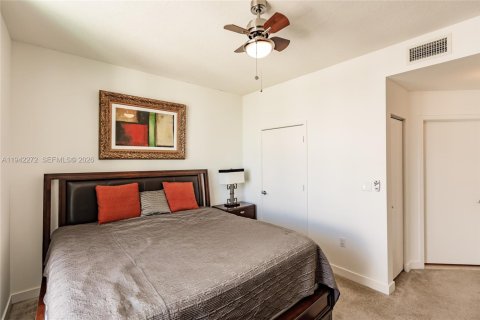 Condominio en alquiler en Miami, Florida, 2 dormitorios, 102.84 m2 № 1999807 - foto 21
