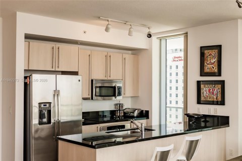 Condominio en alquiler en Miami, Florida, 2 dormitorios, 102.84 m2 № 1999807 - foto 9