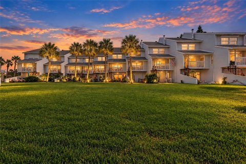Condo in Tierra Verde, Florida, 3 bedrooms  № 2386120 - photo 2