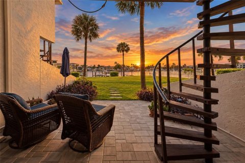 Condo in Tierra Verde, Florida, 3 bedrooms  № 2386120 - photo 3