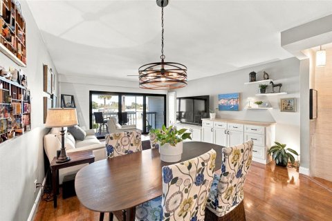 Condo in Tierra Verde, Florida, 3 bedrooms  № 2386120 - photo 19
